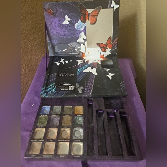 Urban Decay Book of Shadows Vol. 4 Part 1 SUPER RARE - Picture 8 of 8